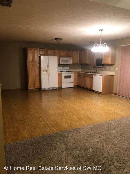 Building Photo - 3 br, 2 bath House - 3881 W Roxbury