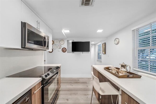 Foto del edificio - 903 Cypress Grove Dr