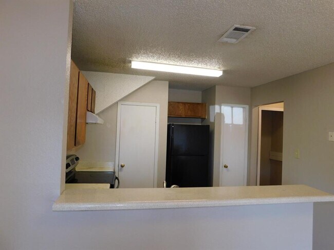 Foto del edificio - 2223 Katy Ln