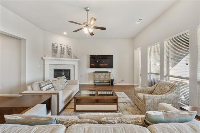 Foto del edificio - 4104 Indian Grass Ln