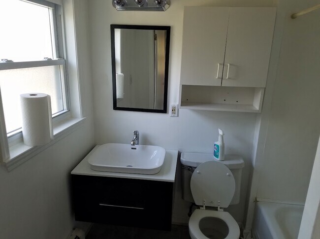 Foto del edificio - 2702 Gibbons Ave