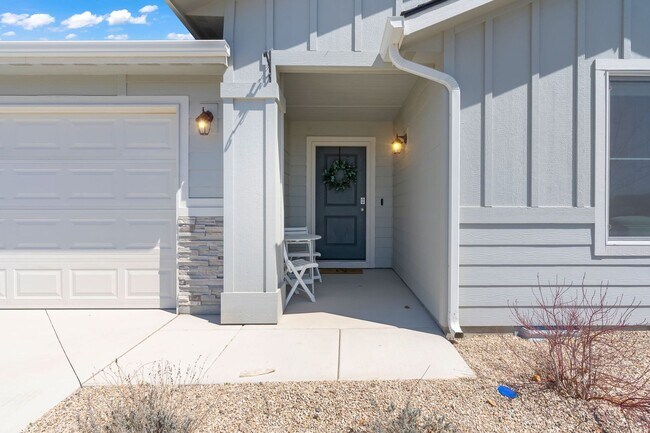 Foto del edificio - 3 Bedroom, 2 Bath Single Level Home in Desirable Meridian Location!