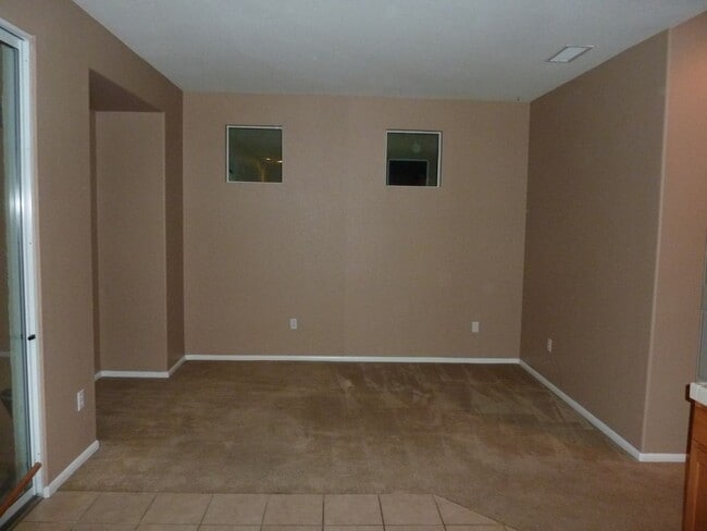 Foto del edificio - FOR RENT – Available January 10, 2026