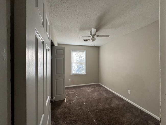 Building Photo - 2835 Lumpkin Rd