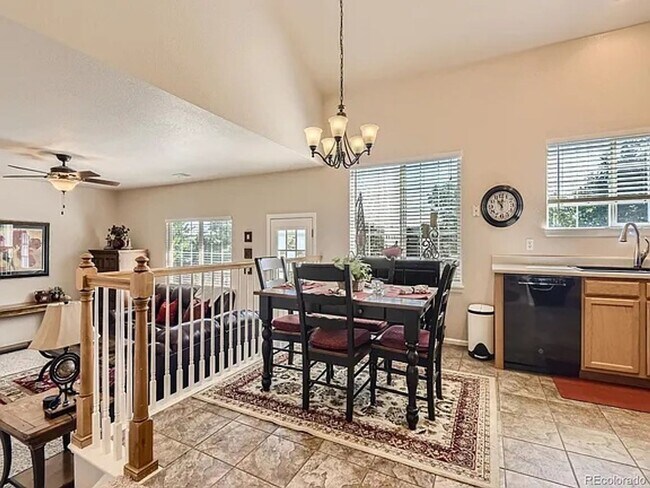 Foto del edificio - Beautiful 3 Bedroom 3.5 Bath Home in Highlands Ranch – Finished Basement & Great Location!