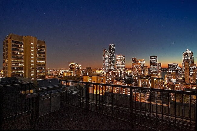 Building Photo - 1105 Spring St