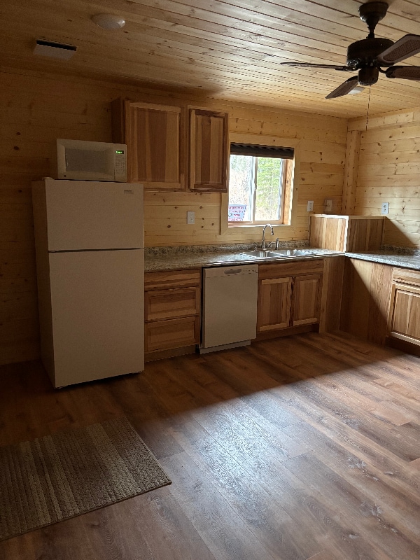 Building Photo - 49144 Shadura Rd