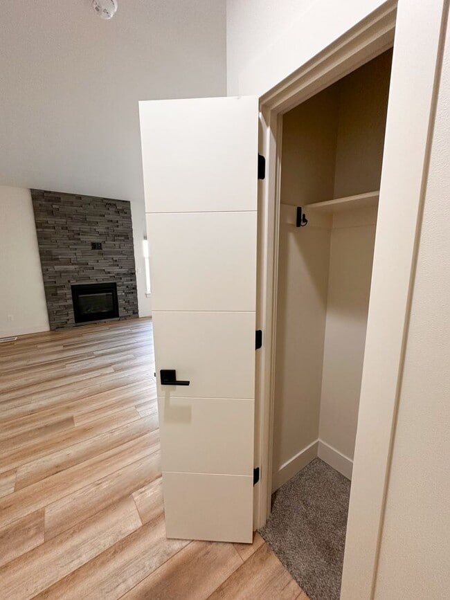 Foto del edificio - Newly Built Luxury Duplex in Keizer