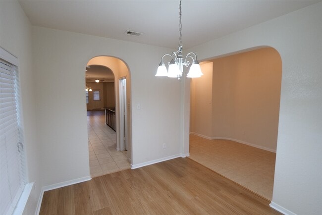 Foto del edificio - 803 Harbor Lakes Ln