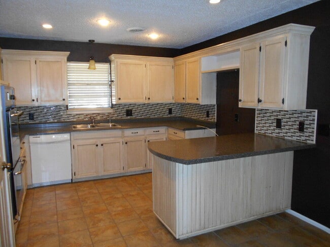 Building Photo - 4431 77th St