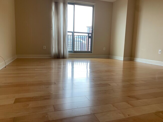 Foto del edificio - 2050 Jamieson Ave