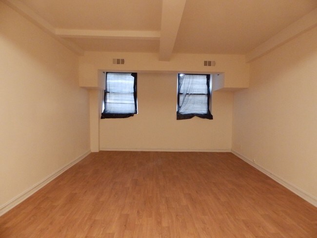 Building Photo - 1434 Ocean Pky