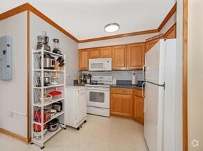 Building Photo - 833 Eisenhower Dr