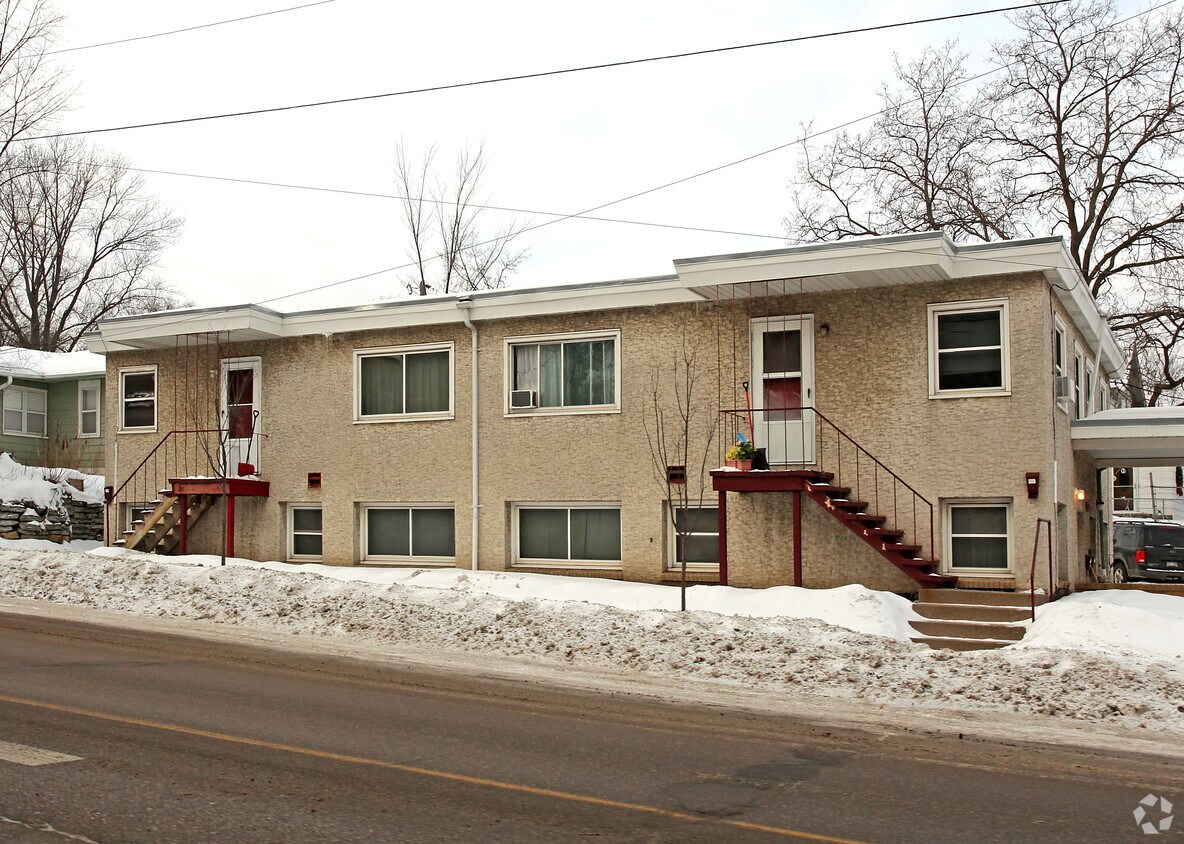 Building Photo - 100 Belvidere St E