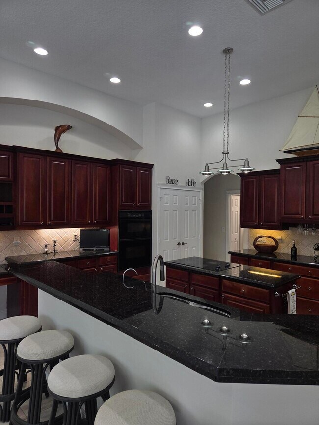 Building Photo - 18969 SE Kokomo Ln