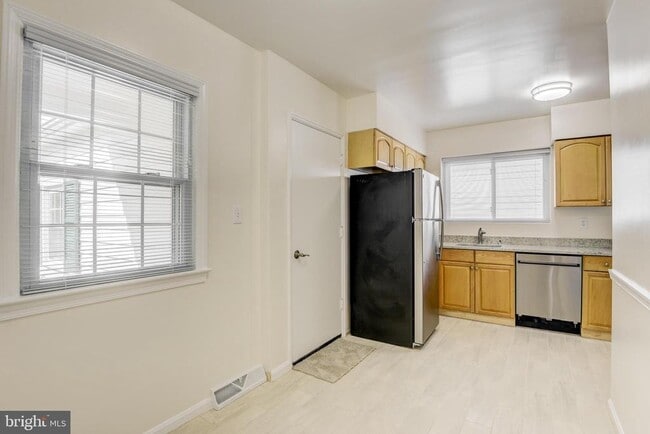 Foto del edificio - 5107 Bradley Blvd