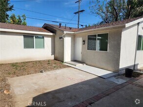 Building Photo - 5724 Noble Ave