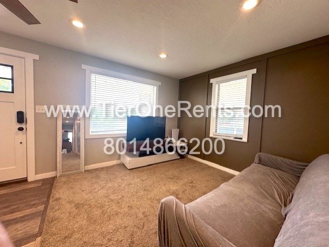Foto del edificio - This property offers a NO DEPOSIT option available for qualified renters!