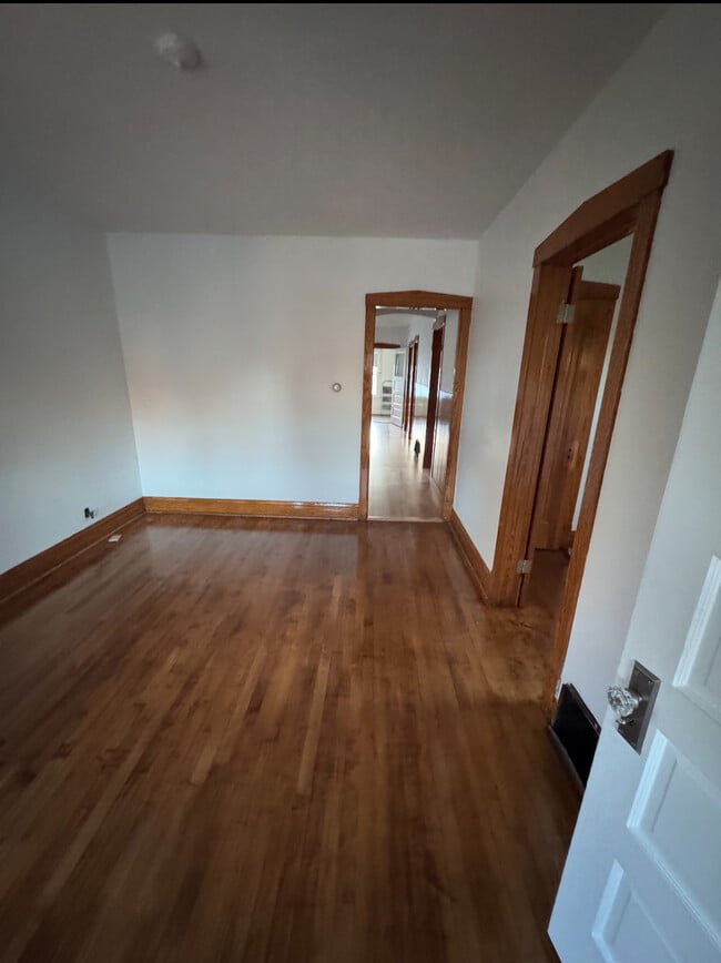 Building Photo - 4528 Park Ave