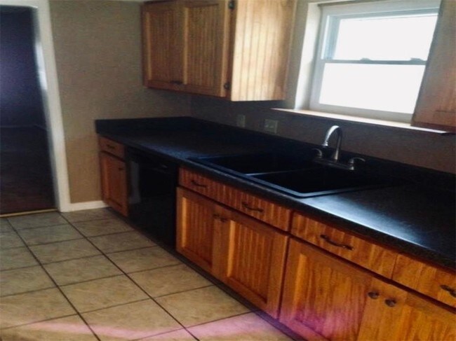 Building Photo - 2200 Stirrup Dr