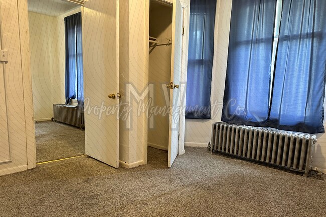 Foto del edificio - 2412 W Burnham St