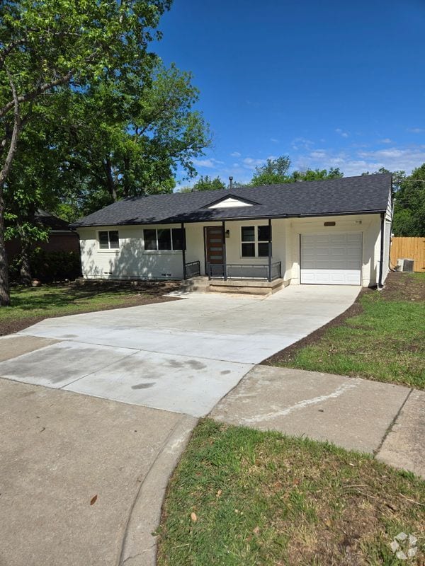 Building Photo - 2647 Springvale Dr