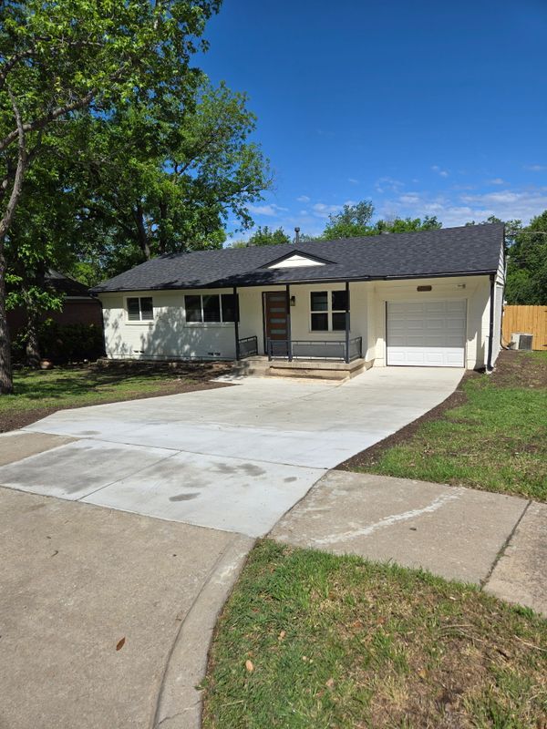 Primary Photo - 2647 Springvale Dr