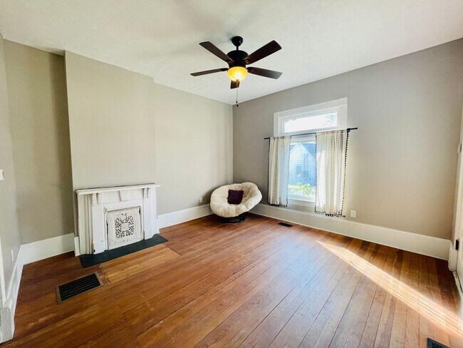 Foto del edificio - Beautiful Renovated 3 Bed 2 Bath Close to Downtown and UK