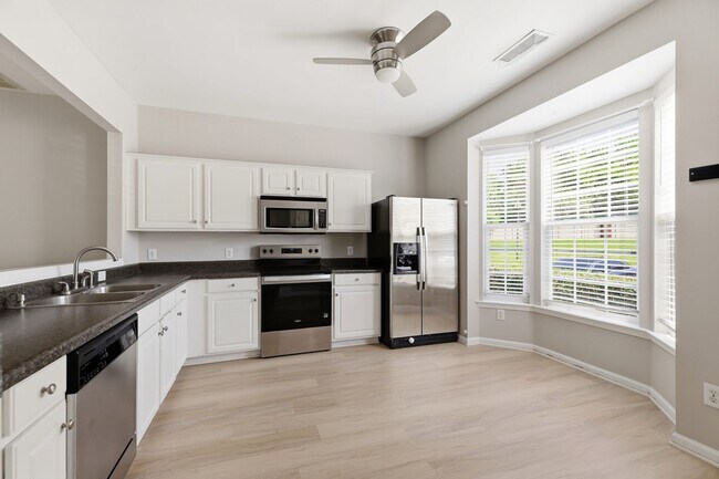 Foto del edificio - 3221 Mannington Dr