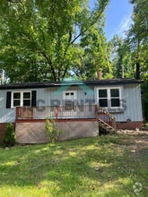 Building Photo - 617 Ileagnes Rd
