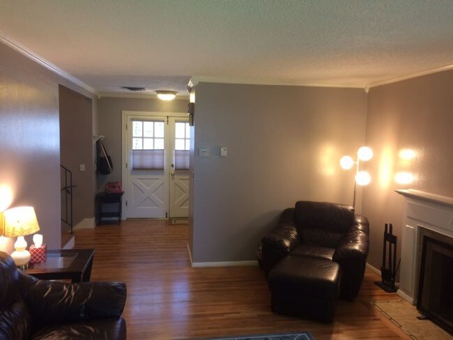 Building Photo - 3417 Groman Ct NE