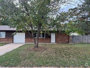 Building Photo - 1129 McHugh St