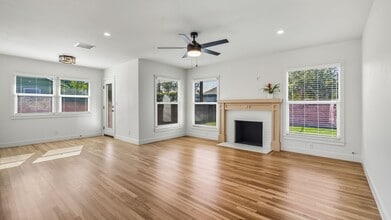 Building Photo - 1307 N Maplewood St