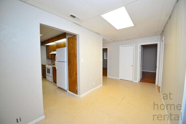 Building Photo - 1501 S Madison Ave