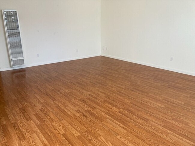 Building Photo - **Welcome Home**