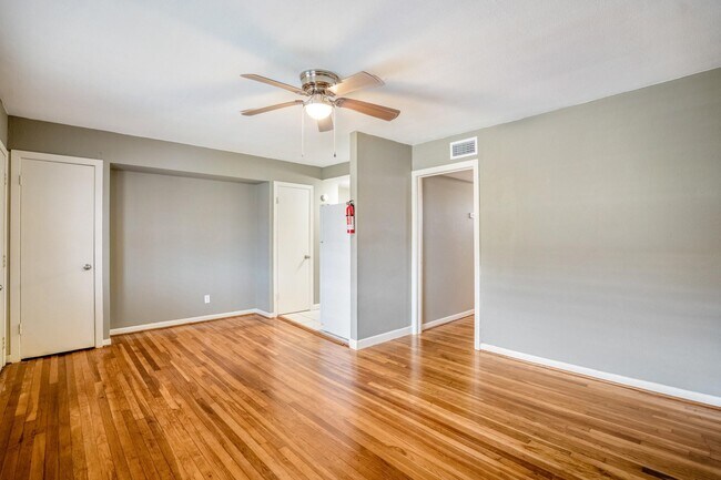 Building Photo - 4720 Delano St