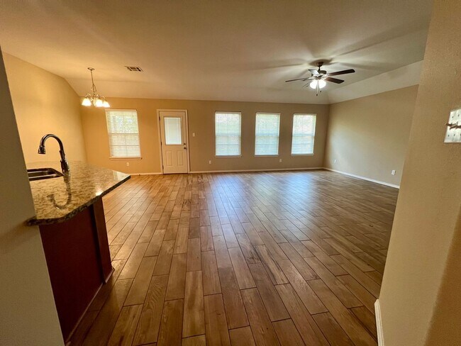 Foto del edificio - Beautiful 3 Bedroom Home in Southfield Hei...