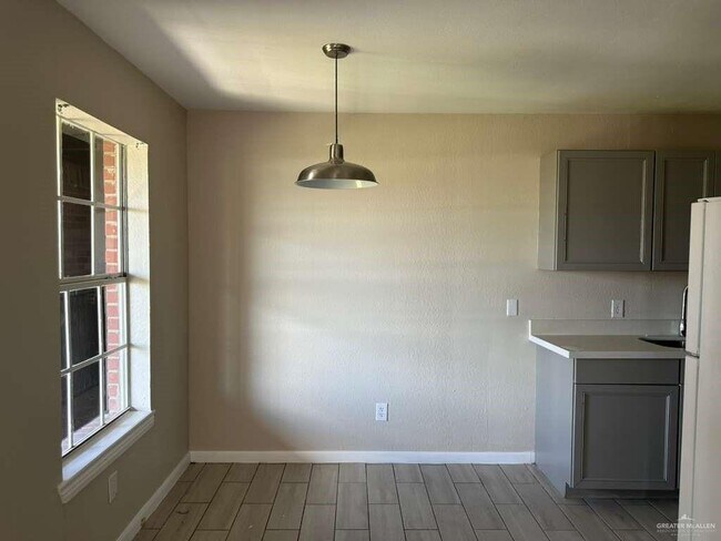 Building Photo - 8 Gastel Cir