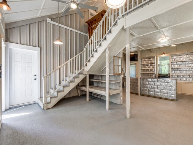 Foto del edificio - 1005 Center Cir