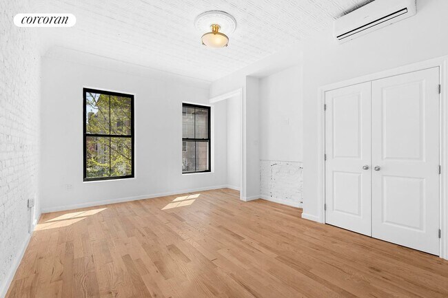 Foto del edificio - 164 S Portland Ave
