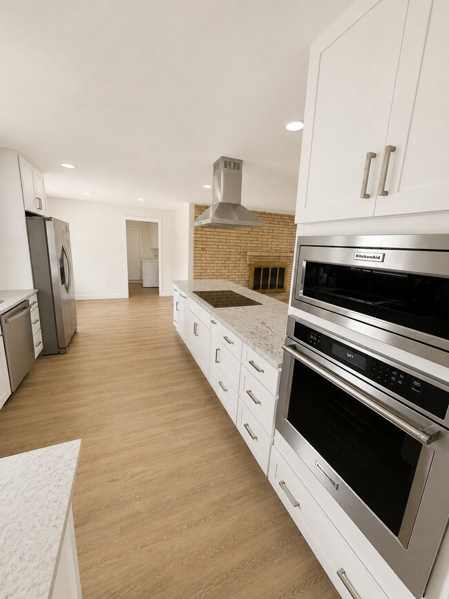 Foto del edificio - 3127 Chapel Downs Dr