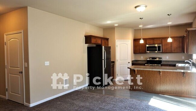 Building Photo - 3 Bedroom Home in Port Orchard