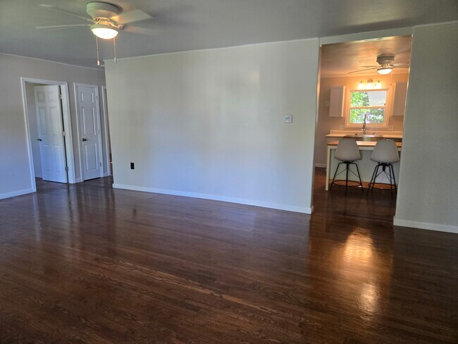 Building Photo - 28 Edgemont Dr