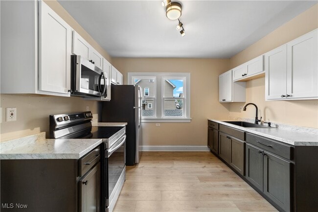 Building Photo - 4360 W 45th St