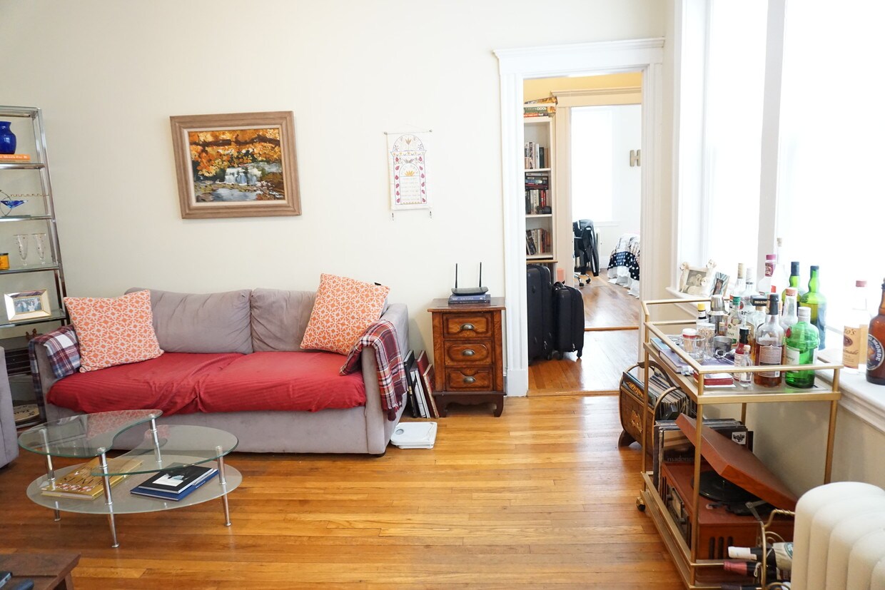 Primary Photo - 224 Kelton St