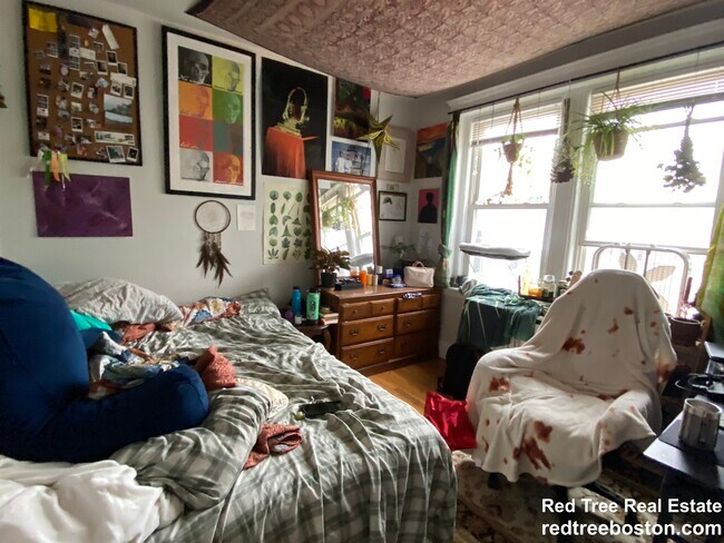 Building Photo - 45 Ashford St