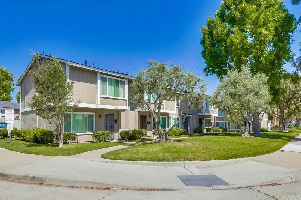 Foto principal - 17647 Newland St