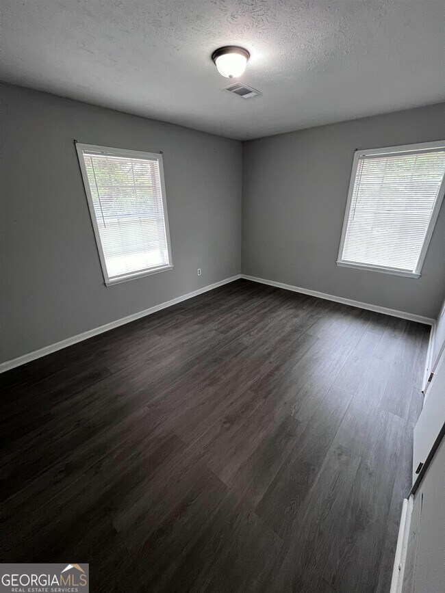 Building Photo - 1265 Lovvorn Rd