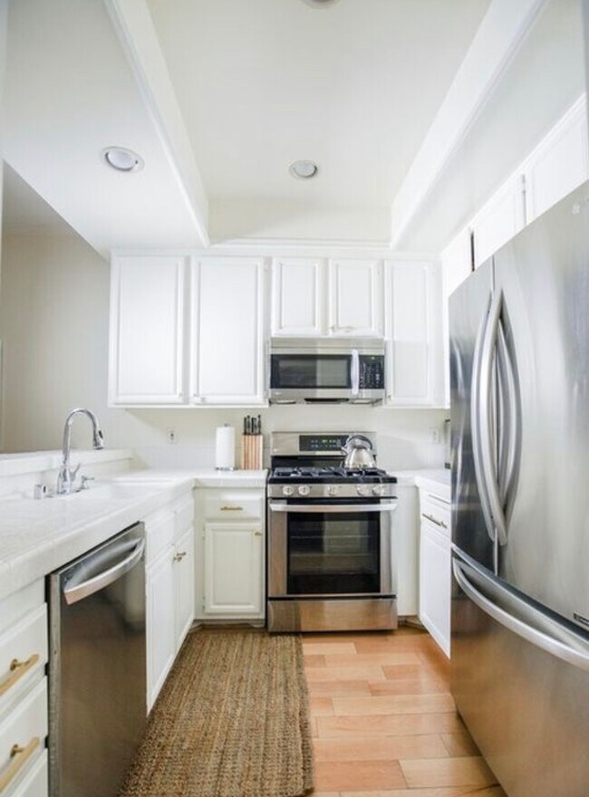 Kitchen - 8707 Falmouth Ave
