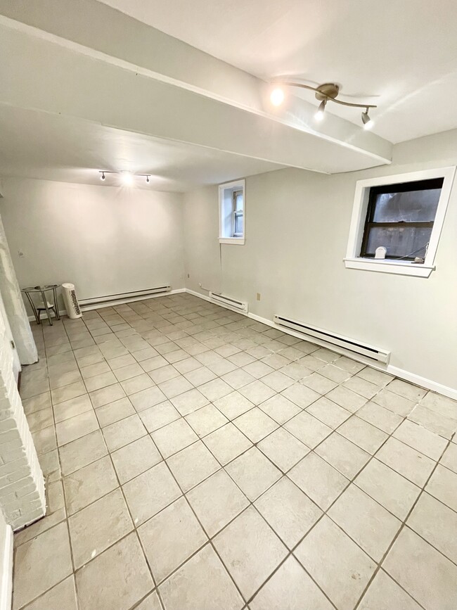 Building Photo - 1536 Tremont St